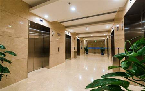 中航技广场电梯 